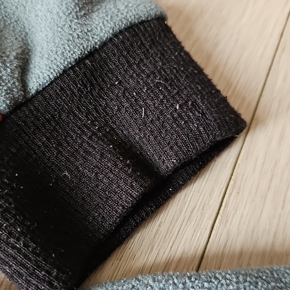 Patagonia Microdini 1/2 Zip Pullover Sweater, Youth Large - Picture 6 of 13